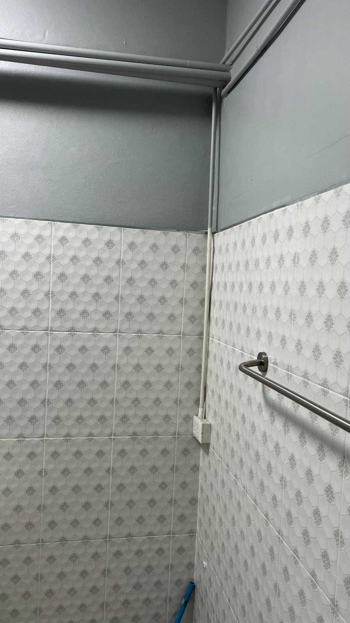 W District Hostel Бангкок Экстерьер фото